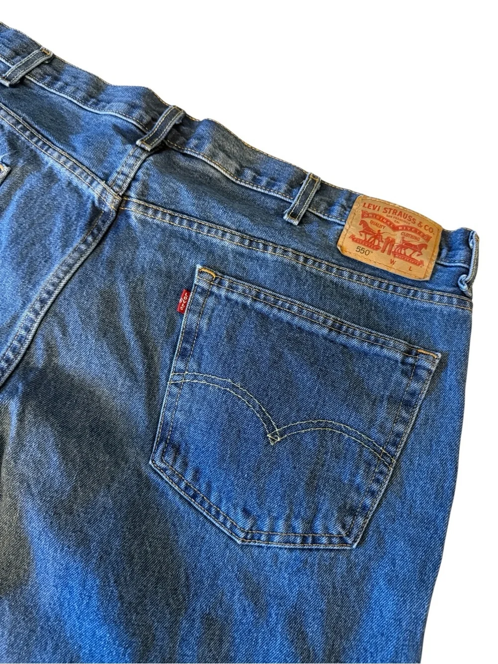 Levi’s 550 Relaxed Fit Jeans Men’s 44x30 Medium Wash Tapered Denim Red Tab Class